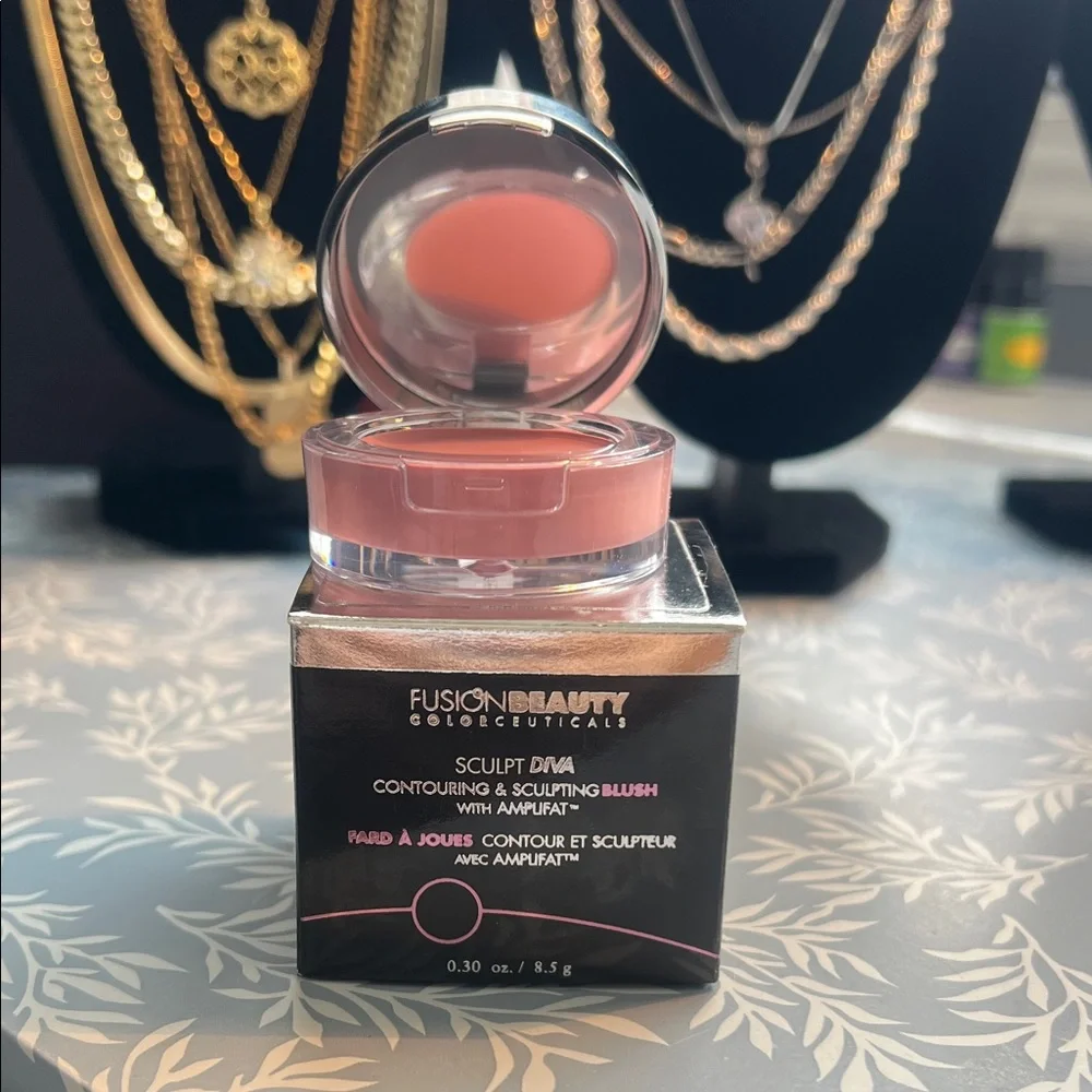 Fusion Beauty SculptDiva Contouring & Sculpting Blush Haute Pink Cream Compact